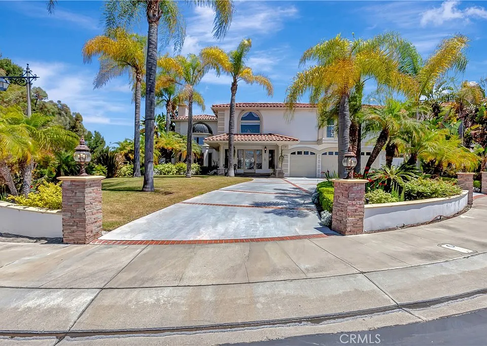 3140 E Bradbury Ct