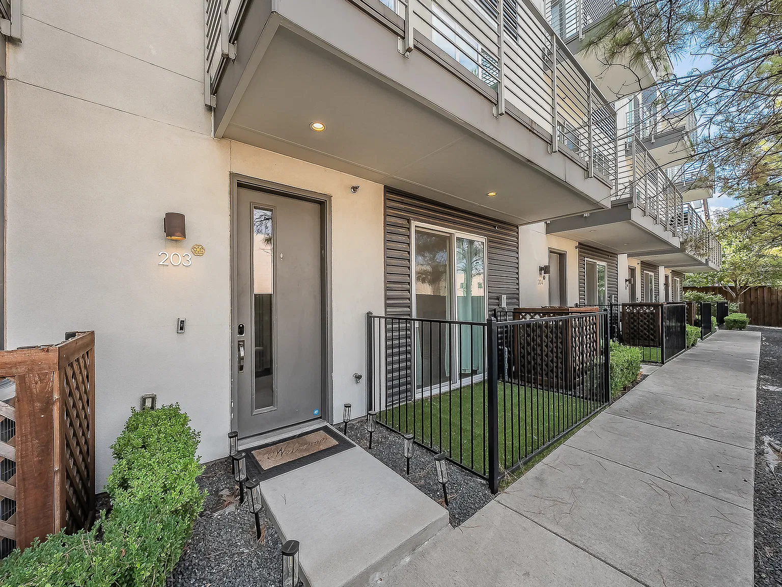 3 bed, 3.5 bath, 1763 sqft, $4,500 — Photo 3