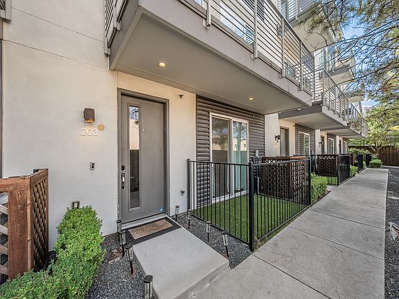 3rd image of 4545 Bowser Ave #203