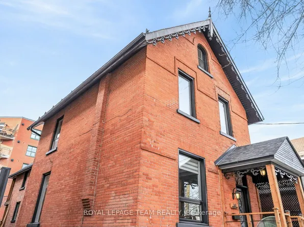 349 Frank St, Ottawa, ON K2P 0X9