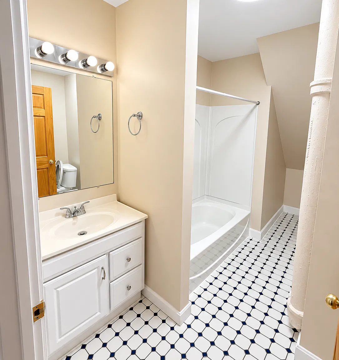 3 bed, 1000 sqft, $2,000 — Photo 4