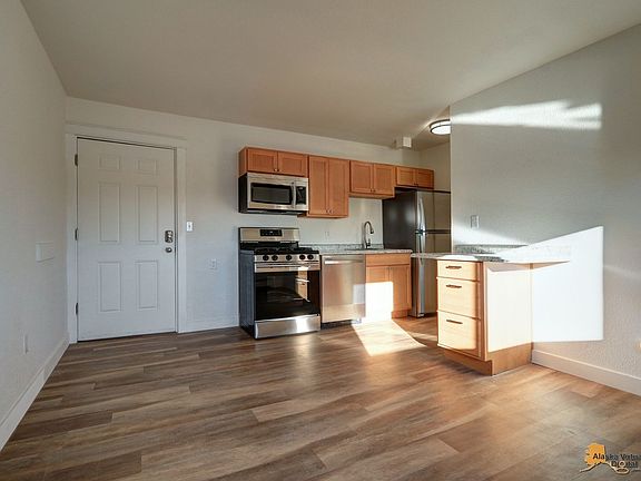 2nd image of 618 Gambell St #24