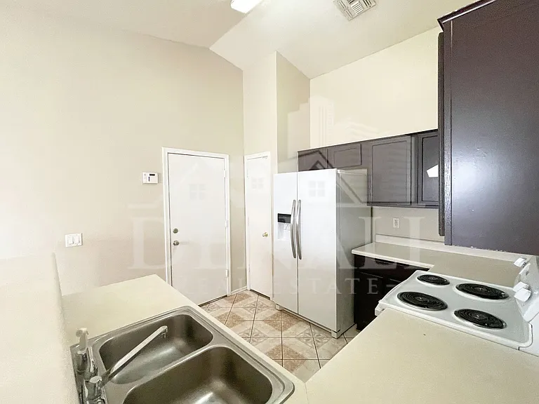 8930 W Catalina Dr — Photo 12