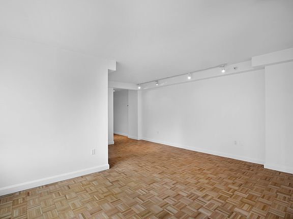 4th image of 360 W 43rd St APT N3k