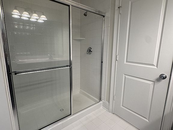 5th image of 1512 Schwinn St #1