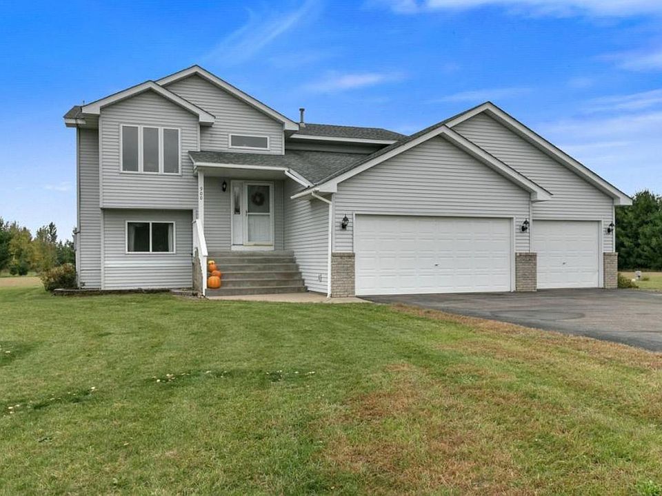 1st image of 900 237th Ave NW