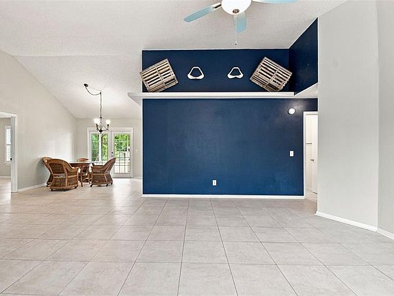 5th image of 2720 BANYAN DRIVE