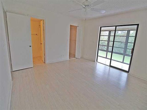 4th image of 450 SW South River Dr APT 203