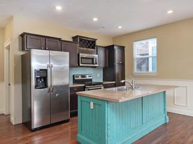 1040 E Walnut St, Springfield, MO