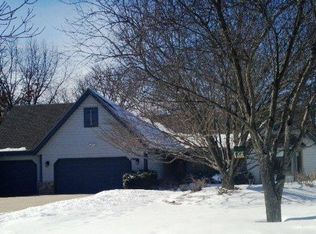 1094 Forseth Dr, Hartland, WI 53029