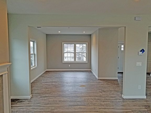 3rd image of 615 Miller Ave