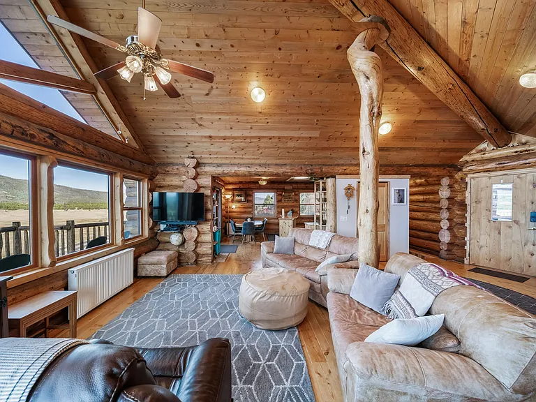 390 Pine View Dr — Photo 5