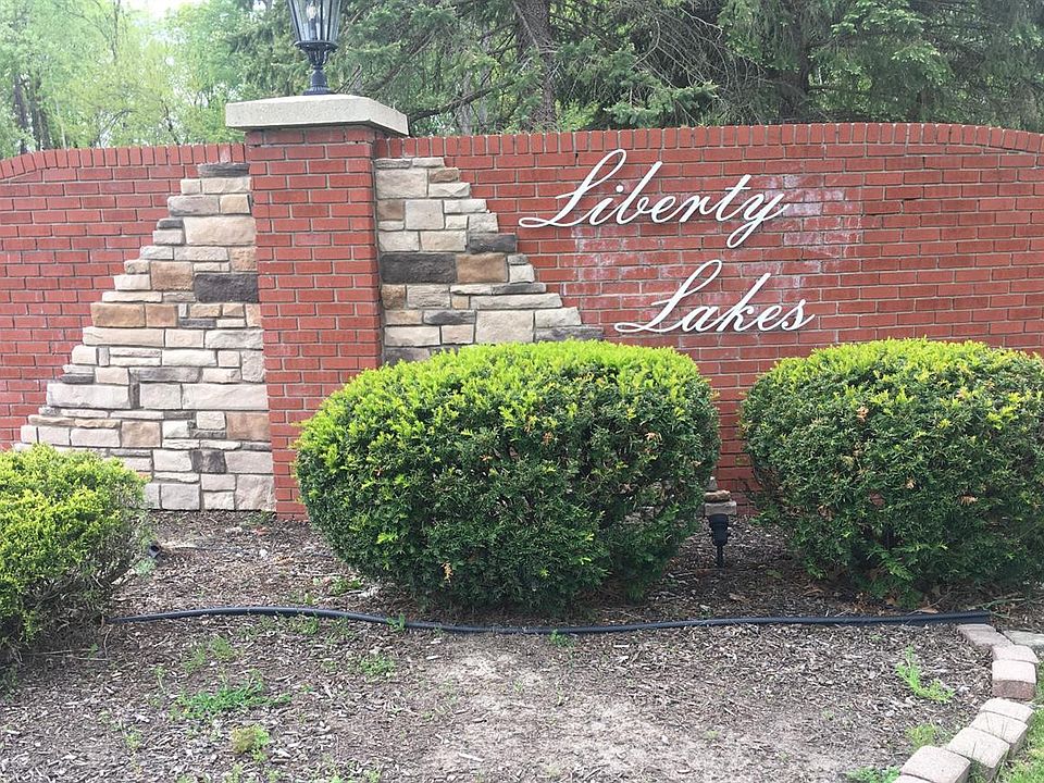 1st image of 633 W Liberty Lakes Dr