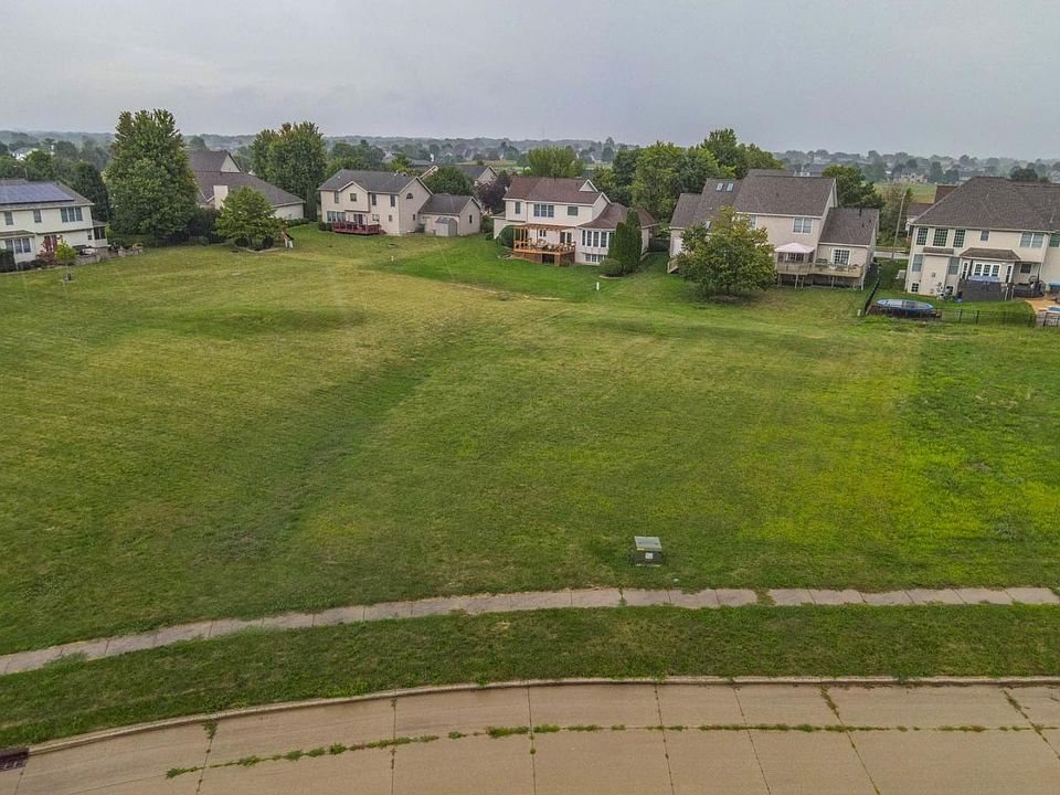 2nd image of 62 Pebblebrook Ct