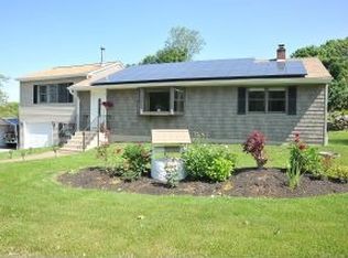 50 Daniels Ave, Waterford, CT 06385