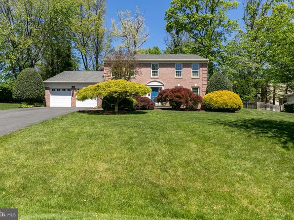 10808 Fieldwood Dr, Fairfax, VA 22030