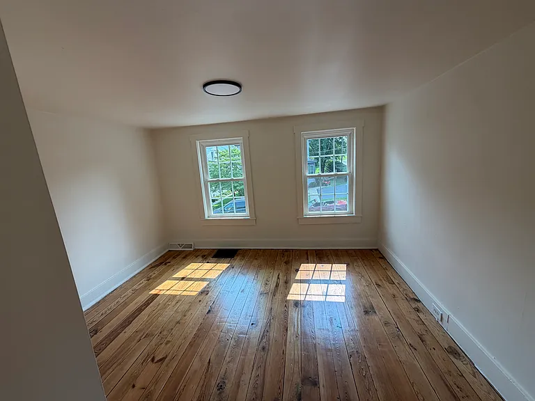 16 N Locust St #1 — Photo 5