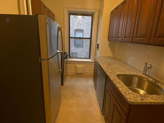 5th image of 114 Glenwood Ave APT 206