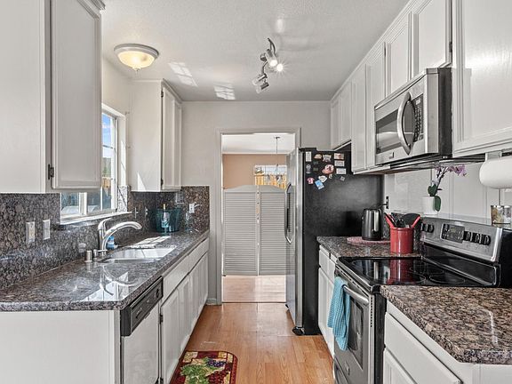 3rd image of 899 New Bedford Pl