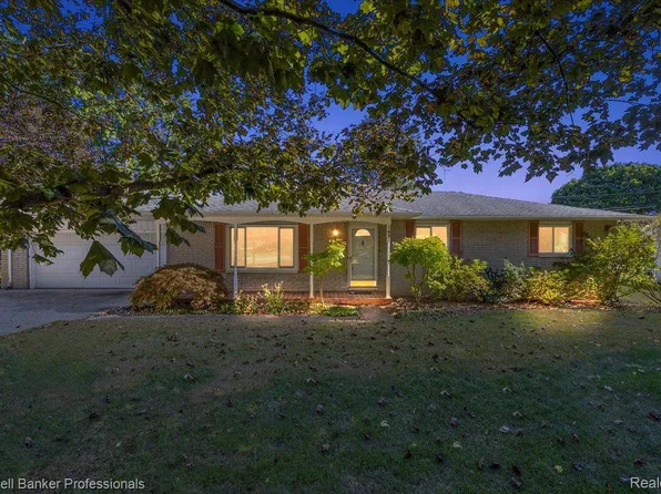 145 Cross Timbers St, Oxford, MI 48371