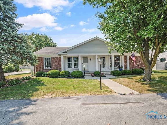 3rd image of 15 New England Ln