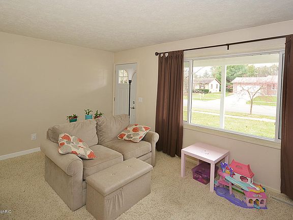 5th image of 5775 Newhaven Dr
