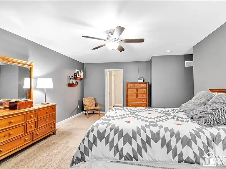 8422 Walnut Hl — Photo 25