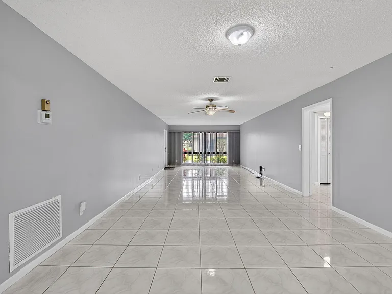4944 Equestrian Cir #A — Photo 10