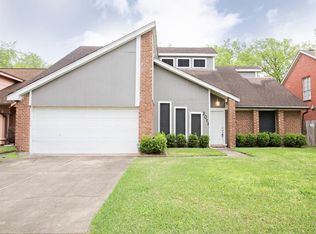 3011 The Highlands Dr, Sugar Land, TX 77478