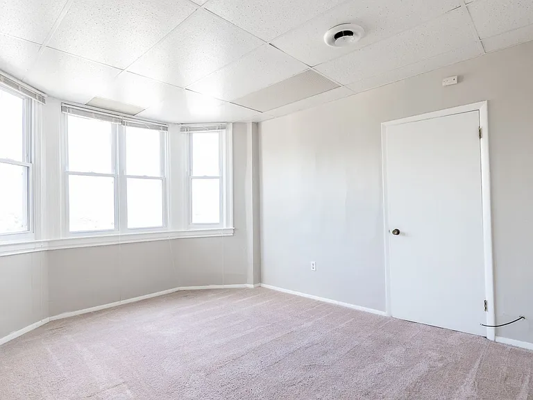 1500 Fallowfield Ave — Photo 3