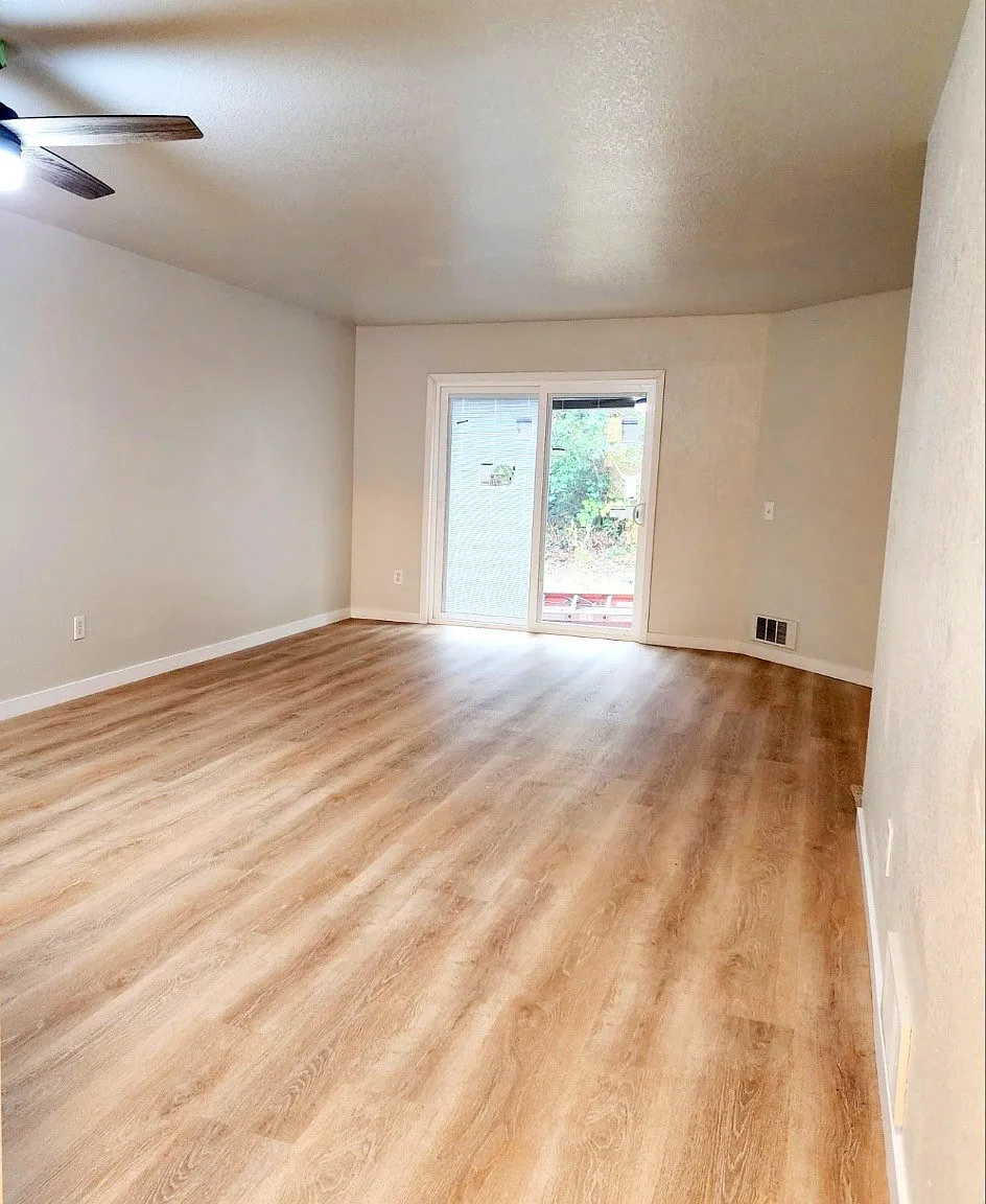 Meadowdale Park Townhomes — Photo 4