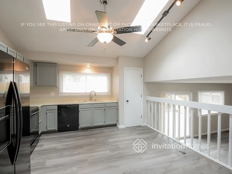 18233 E Berry Dr — Photo 6