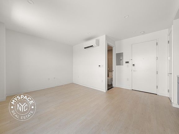 5th image of 1499 Bedford Ave #9B