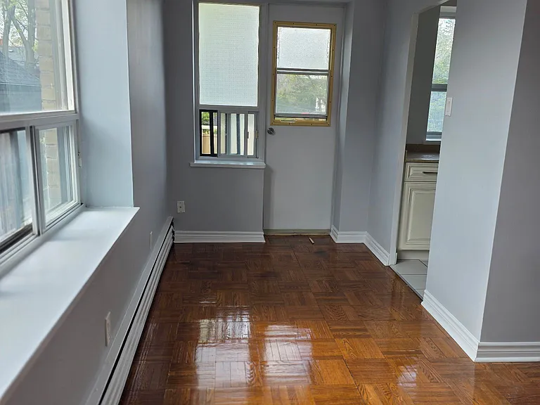 392 Jane St #204 — Photo 3
