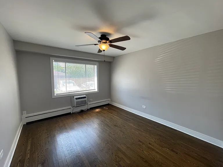 3445 W Bryn Mawr Ave #G — Photo 7