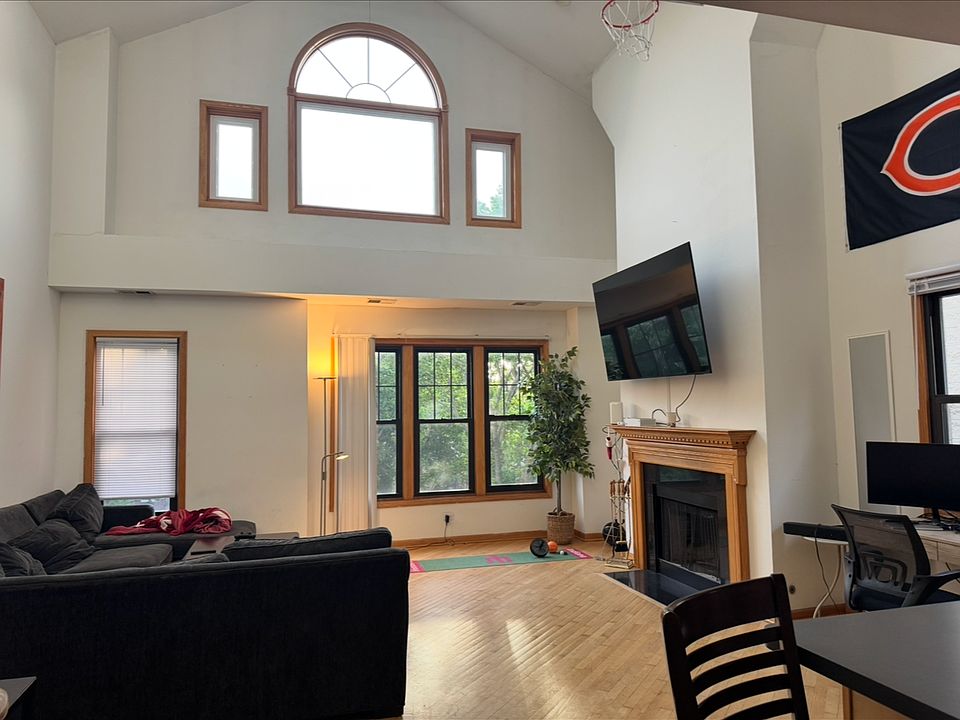 1st image of 1314 W Diversey Pkwy #1