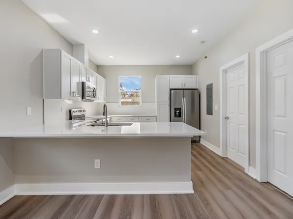 2529 4th St S #2529, Saint Petersburg, FL 33705