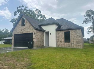 6298 Garner St, Groves, TX 77619