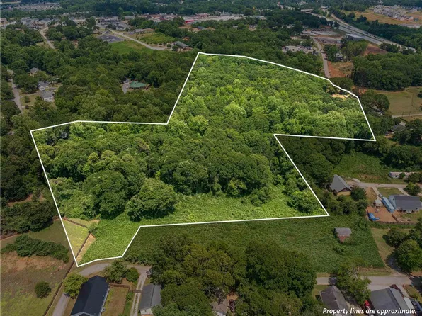 270 4th St, Boiling Springs, SC 29316