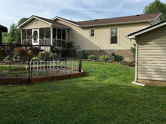 2nd image of 125 Leonard Dr