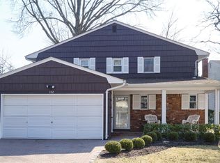 102 Soundview Dr, Port Washington, NY 11050