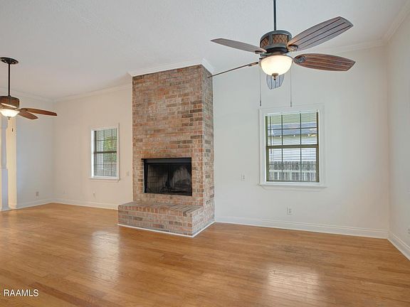 4th image of 315 Tissington St