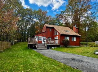 118 Mayflower Ct, Bushkill, PA 18324