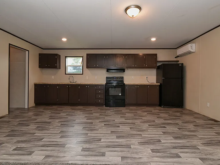 550 Quail Run Cir — Photo 11