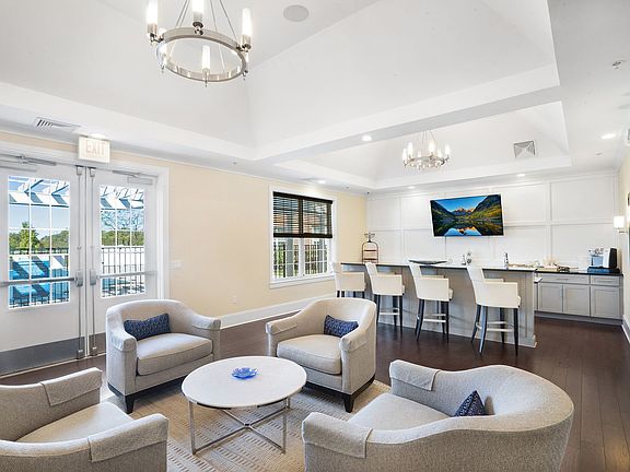 4th image of 500 Bluff View Cir #4307