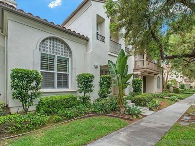 42 Paperwhite, Irvine, CA, 92603