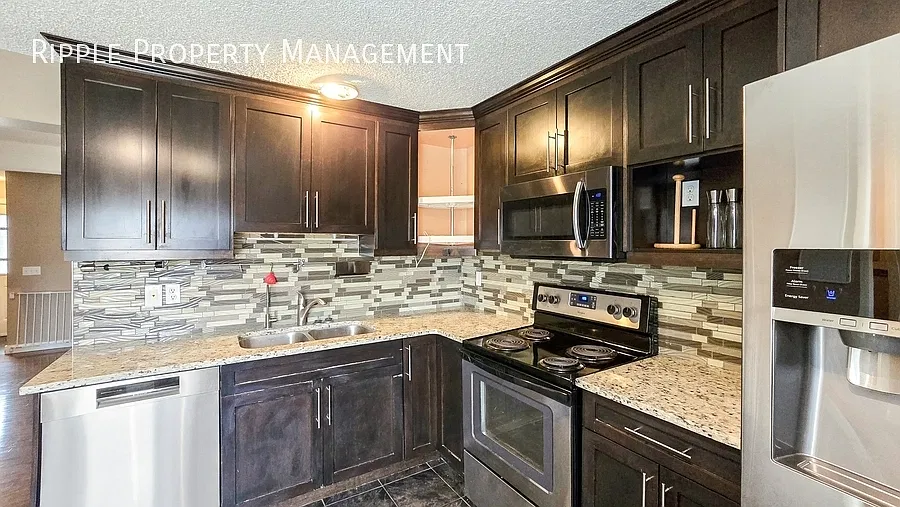 Modern 3 Beds, 2.5 Baths Single- Family | No Pets Allowed — Photo 4
