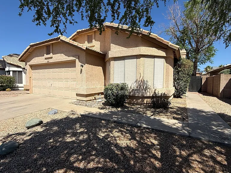 4260 E Rosemonte Dr — Photo 2