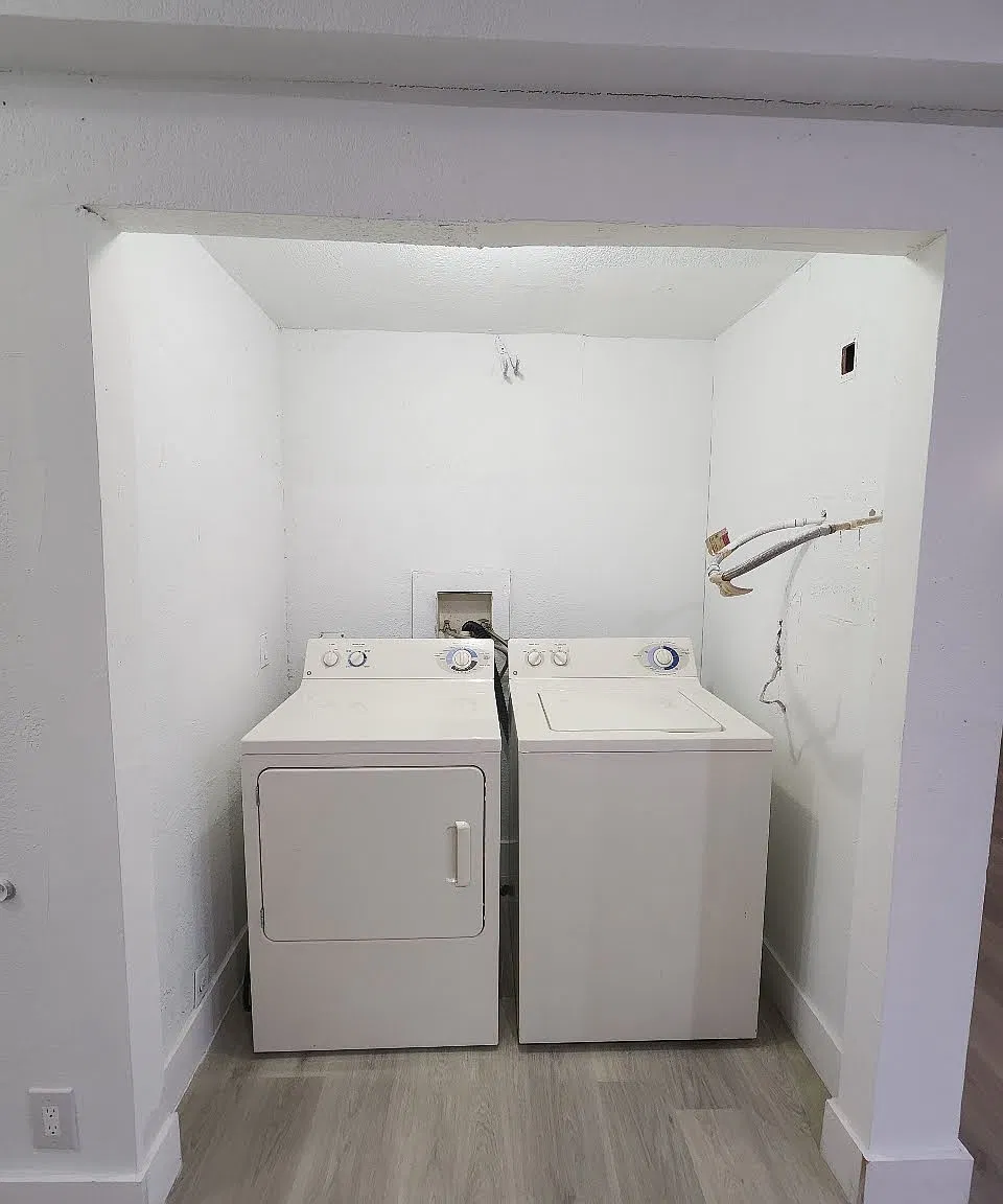 5 bed, 1600 sqft, $2,950 — Photo 4