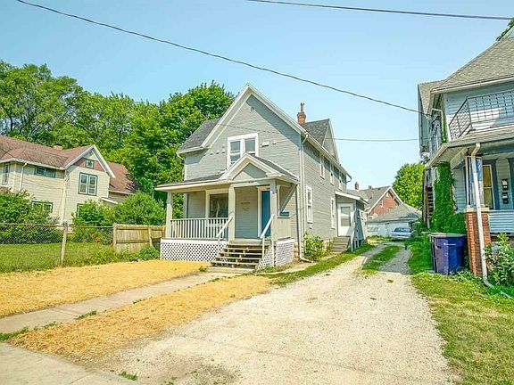 3rd image of 849 E Milwaukee St